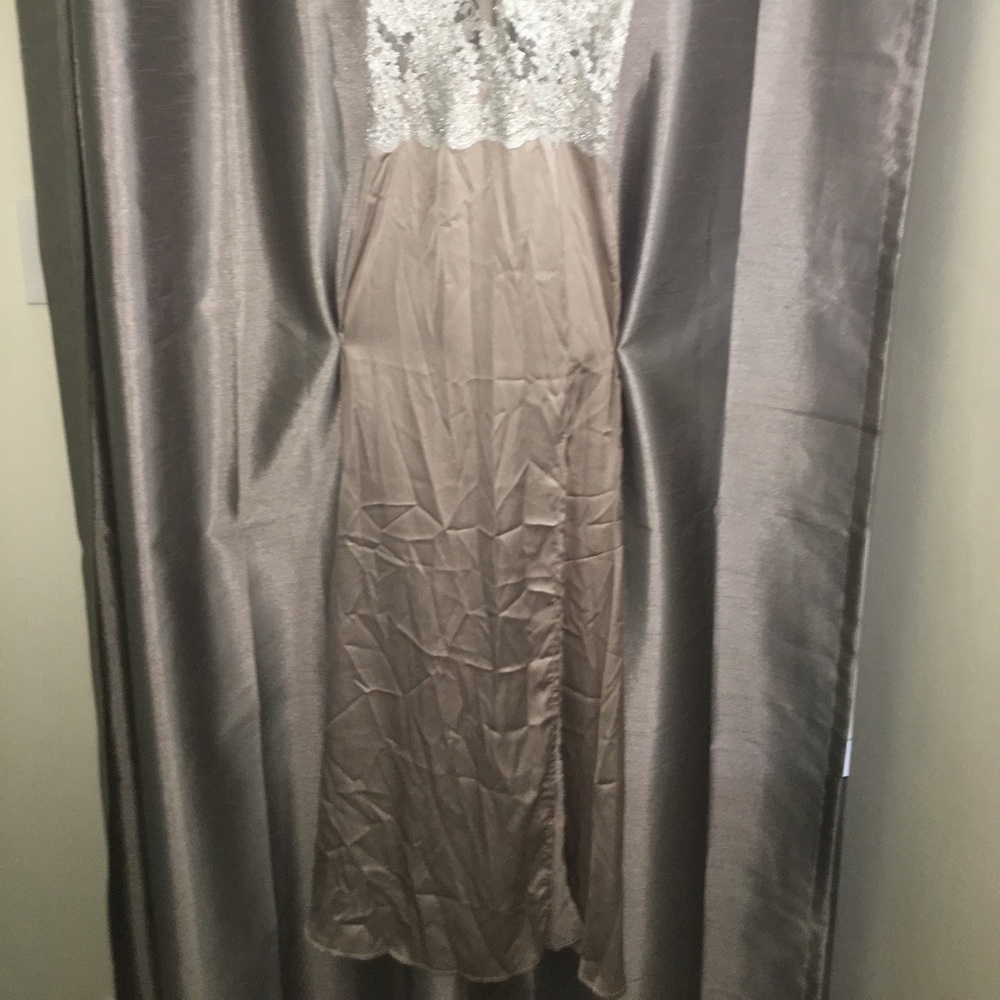 Gown - Picture 2 of 5